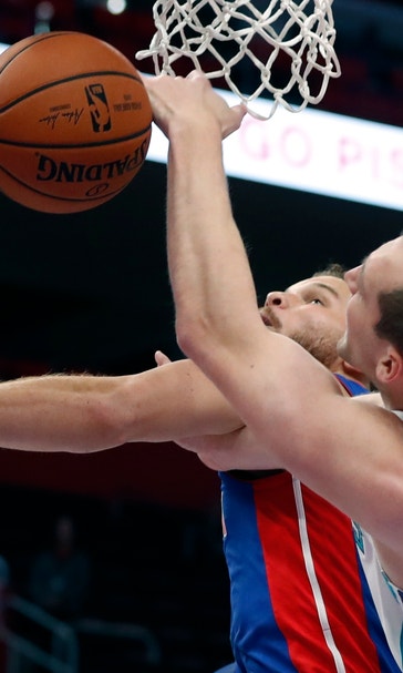 Tony Parker has 24 points, Hornets beat Pistons 113-103